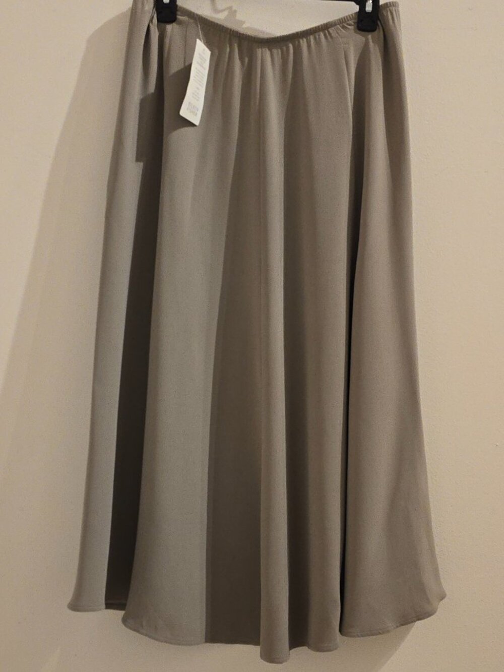 NWT Eileen Fisher Georgette Heavy Weight Stretchy Silk Flowy Skirt in Dove Gray